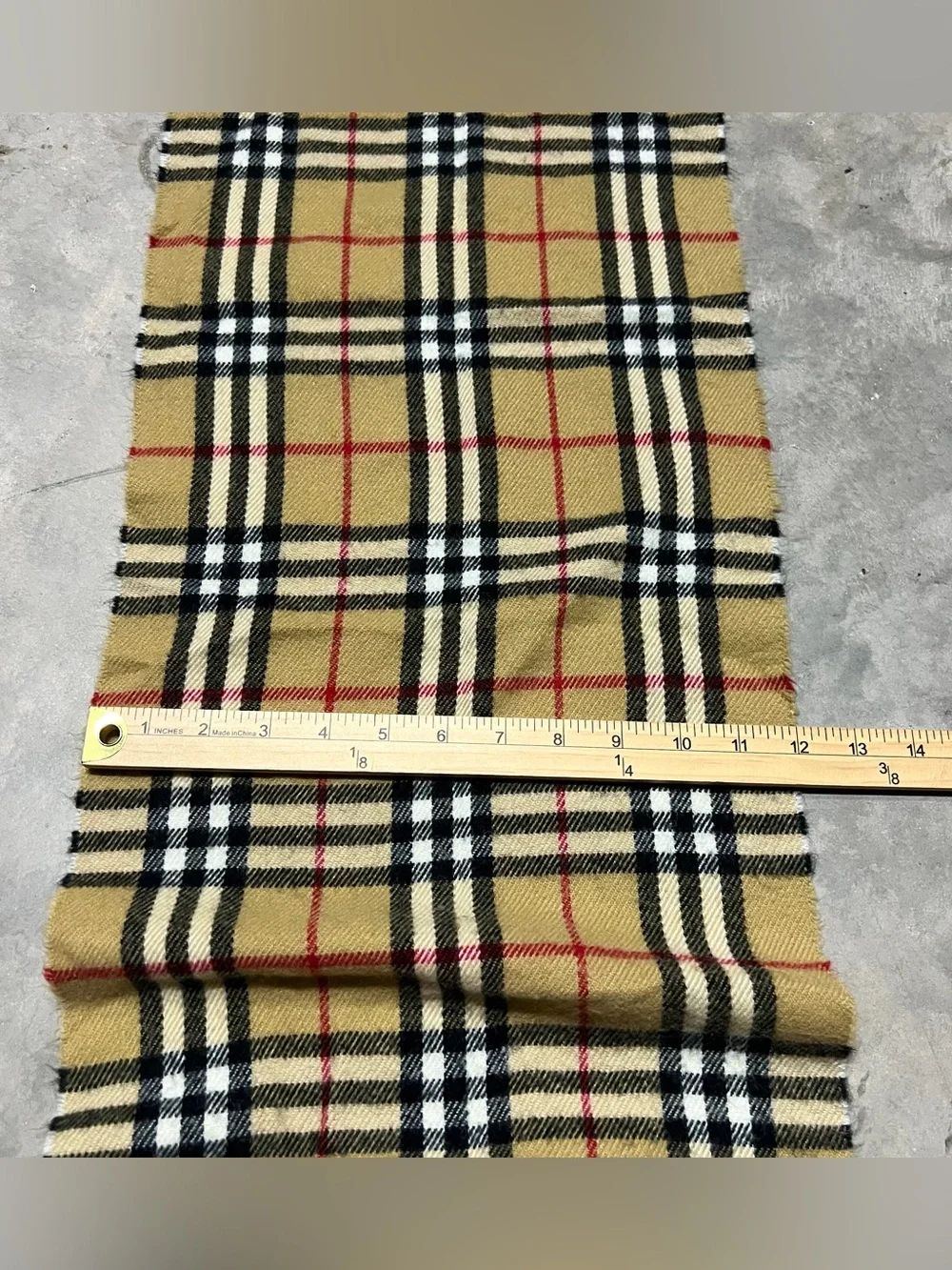 Burberry of London 100% Lambswool Nova Check Scarf 56